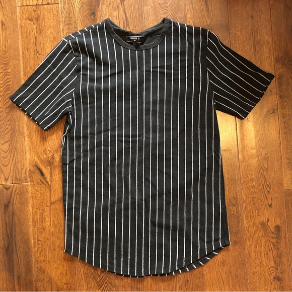 Forever21 tshirt - Picture 2 of 3